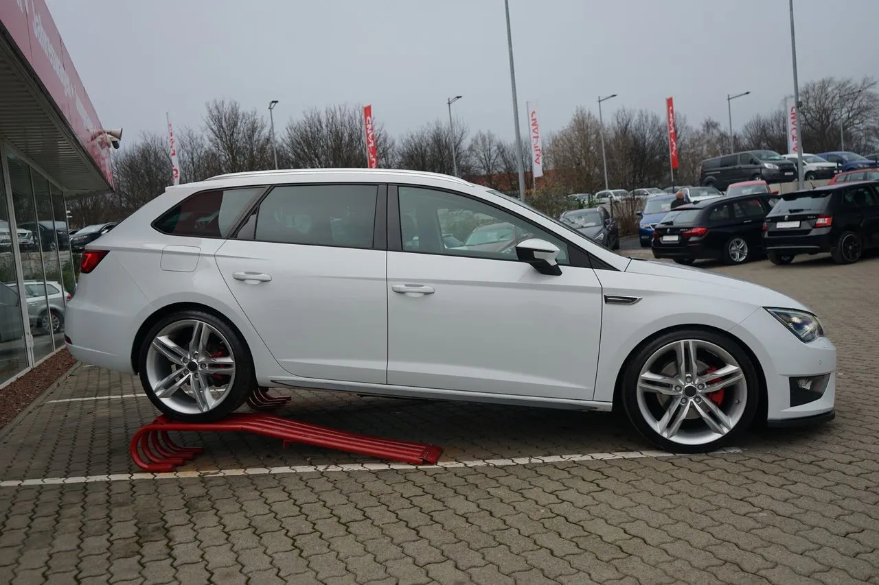 Seat Leon ST 1.8 TSI FR 2-Zonen-Klima...  Image 3