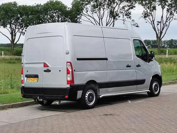 Renault Master T35 2.3 DCI Image 3