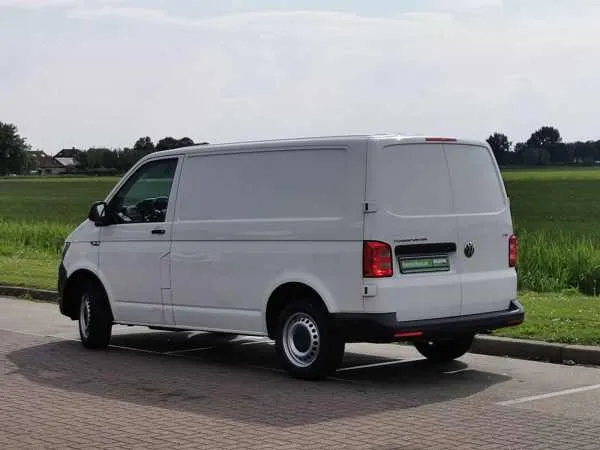 Volkswagen Transporter 2.0 TDI 150 L1H1 Image 5