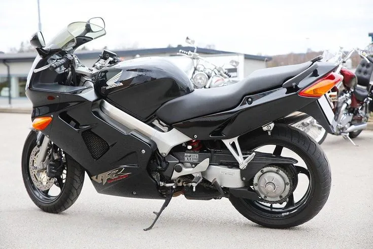 Honda VFR Image 8